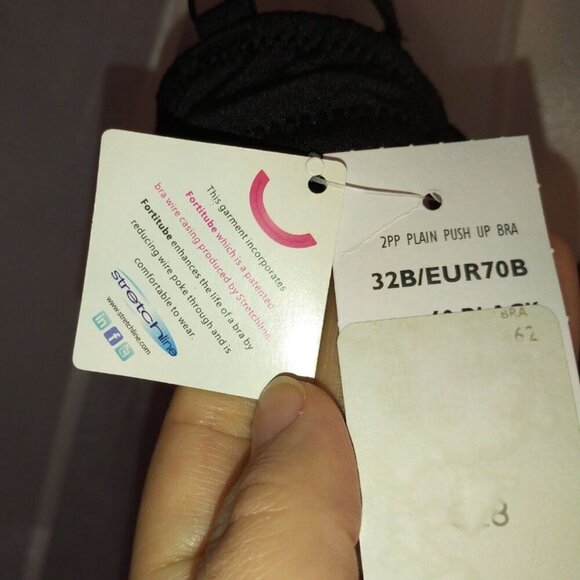 🍒2/$50🍒NWT Black Push Up Bra with Elegant Detailing 32 B - Picture 7 of 16